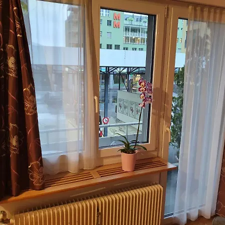 Frühstückspension Haus Weibel 3*
